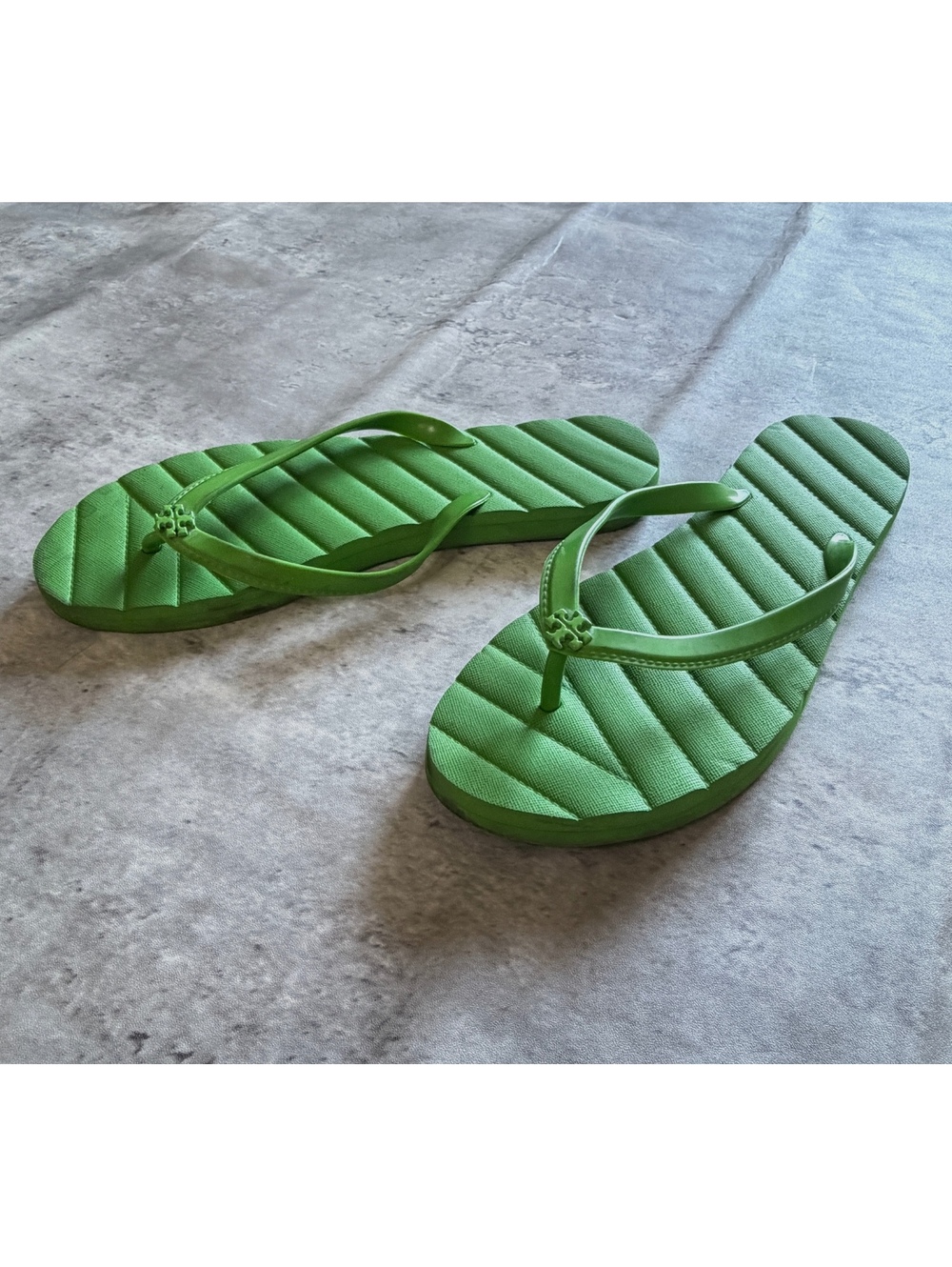 Tory Burch Kira Flip Flops in Bright Clover Green Woman Sz L